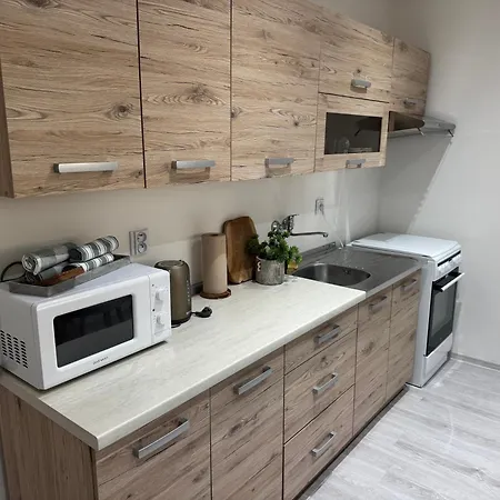 In By Iq アパート *