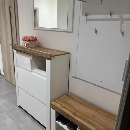 In By Iq Apartment *