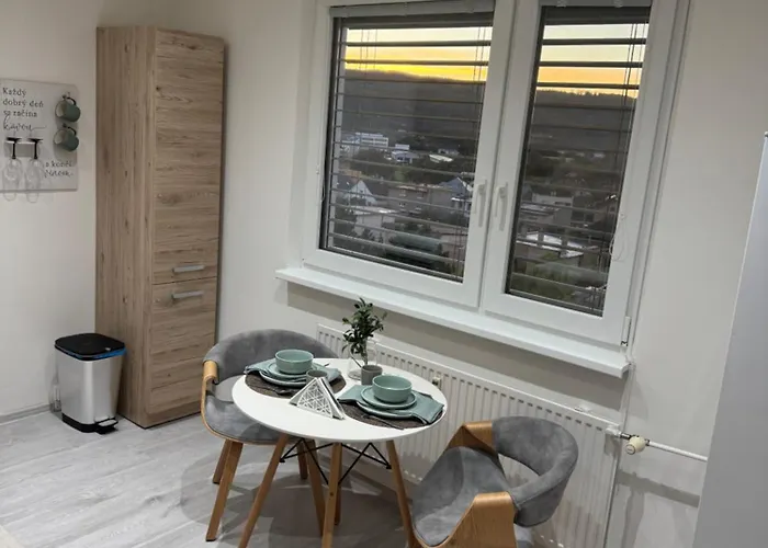 In By Iq דירה פרשוב