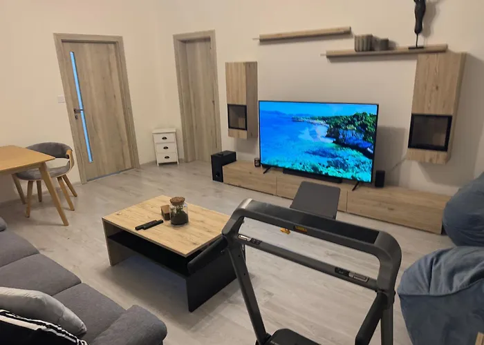 In By Iq דירה פרשוב